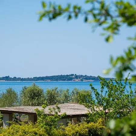 Tatil Evi Ami In Peroj - Haus Fuer 4-5 Personen