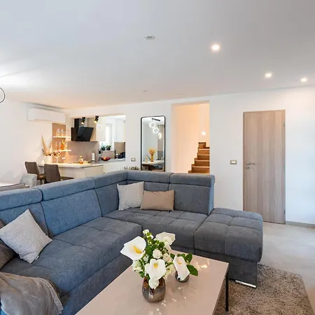 Ami In Peroj - Haus Fuer 4-5 Personen Tatil Evi *