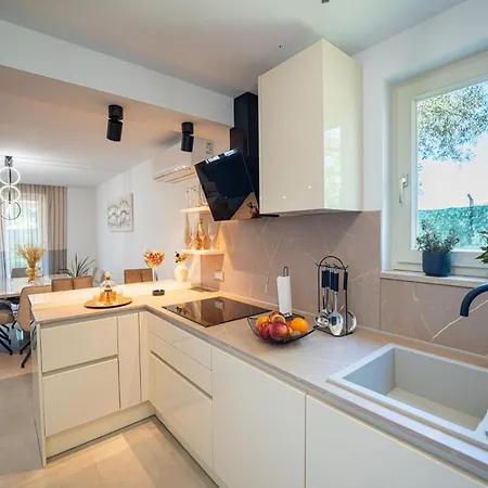 Ami In Peroj - Haus Fuer 4-5 Personen Tatil Evi