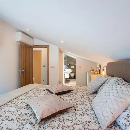 Ami In Peroj - Haus Fuer 4-5 Personen Tatil Evi *