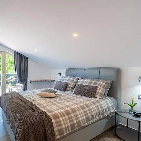 Tatil Evi Ami In Peroj - Haus Fuer 4-5 Personen