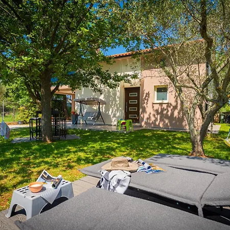 Ami In Peroj - Haus Fuer 4-5 Personen Tatil Evi Fažana